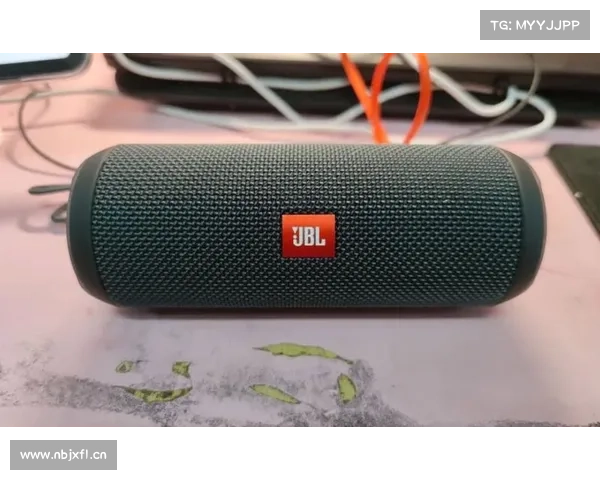 JBL FLIP2 NBA纪念版公牛队开箱 JBL FLIP2 NBA纪念版公牛队开箱