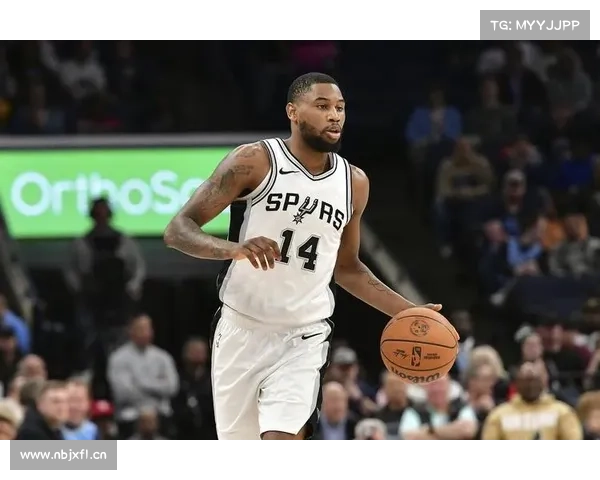 NBA又诞生一怪异罚球姿势,马刺“精神小伙”自创单臂罚球 NBA又诞生一怪异罚球姿势,马刺“精神小伙”自创单臂罚球